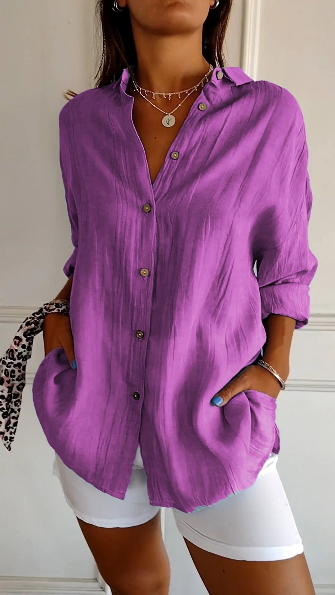 Chic women's blouse with pleated details and a light cut