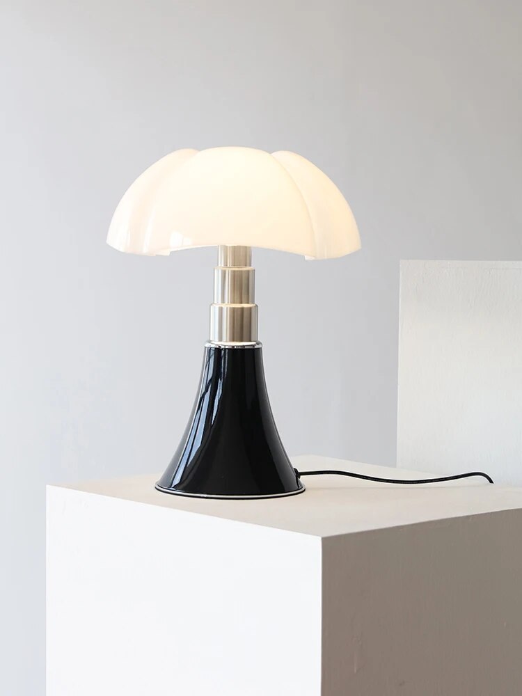 BloomSphere - Modern Flower Table Lamp