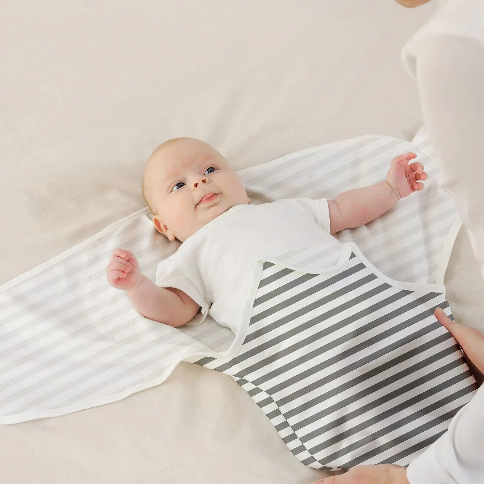 Newborn Adjustable Baby Swaddle Blanket With Hat Set Baby 0 - 3 Months - Skaldo & Malin