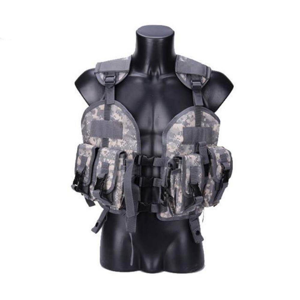 Hunting Tactical Vest Featuring Various Storage Pockets