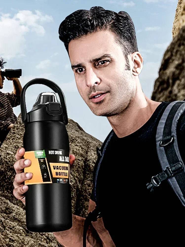 Insulated Water Bottle in Stainless Steel with Built-in Straw