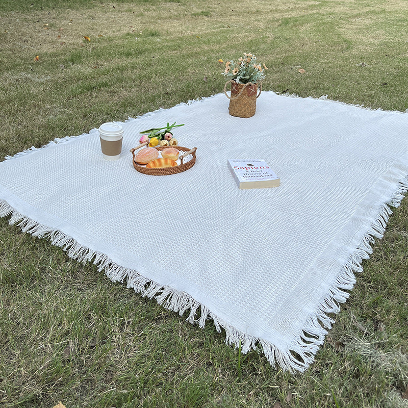 Durable Checkered Blanket for Indoor and Outdoor Use