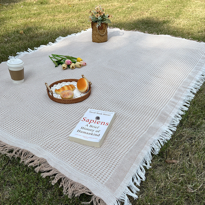 Durable Checkered Blanket for Indoor and Outdoor Use