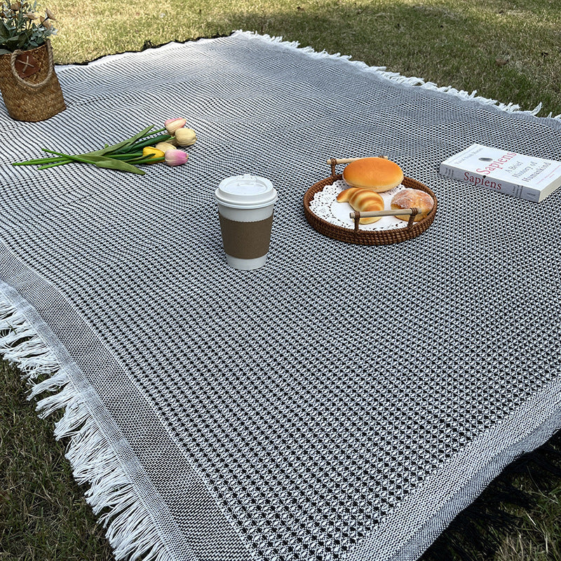 Durable Checkered Blanket for Indoor and Outdoor Use