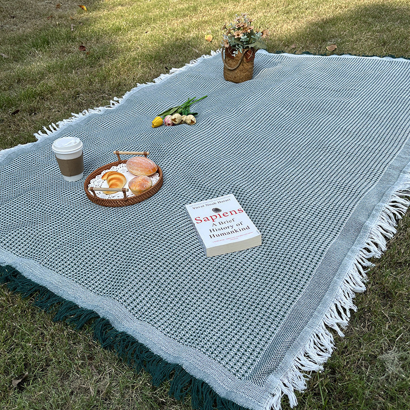 Durable Checkered Blanket for Indoor and Outdoor Use