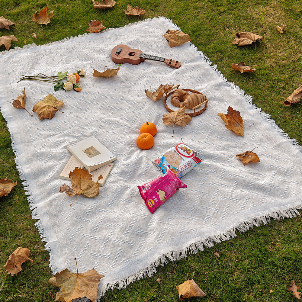 Durable Checkered Blanket for Indoor and Outdoor Use