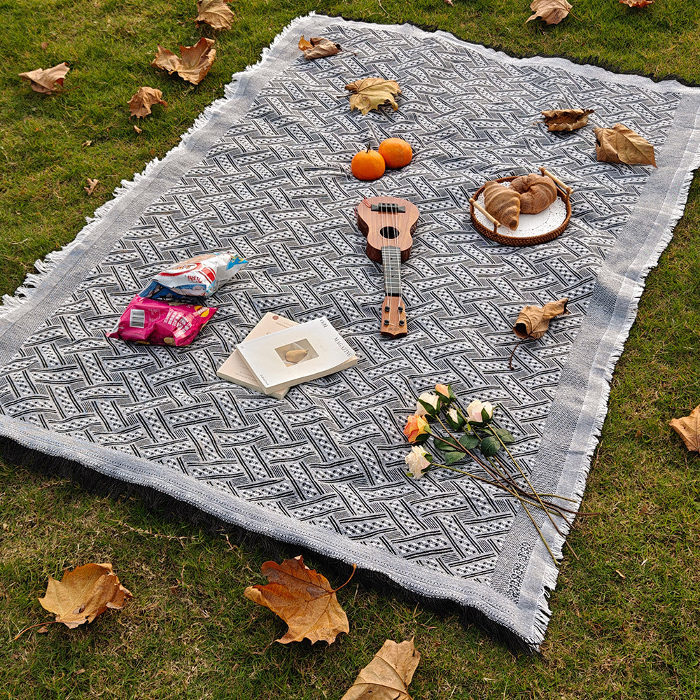 Durable Checkered Blanket for Indoor and Outdoor Use