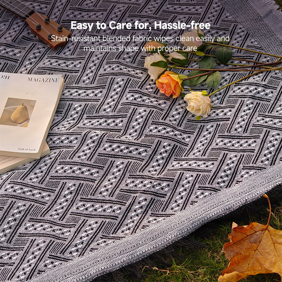 Durable Checkered Blanket for Indoor and Outdoor Use